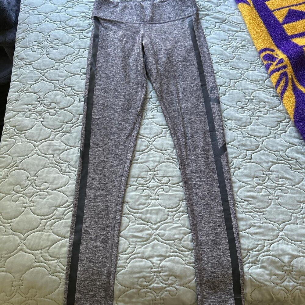 PINK Victoria's Secret Women's Grey and Black Leggings